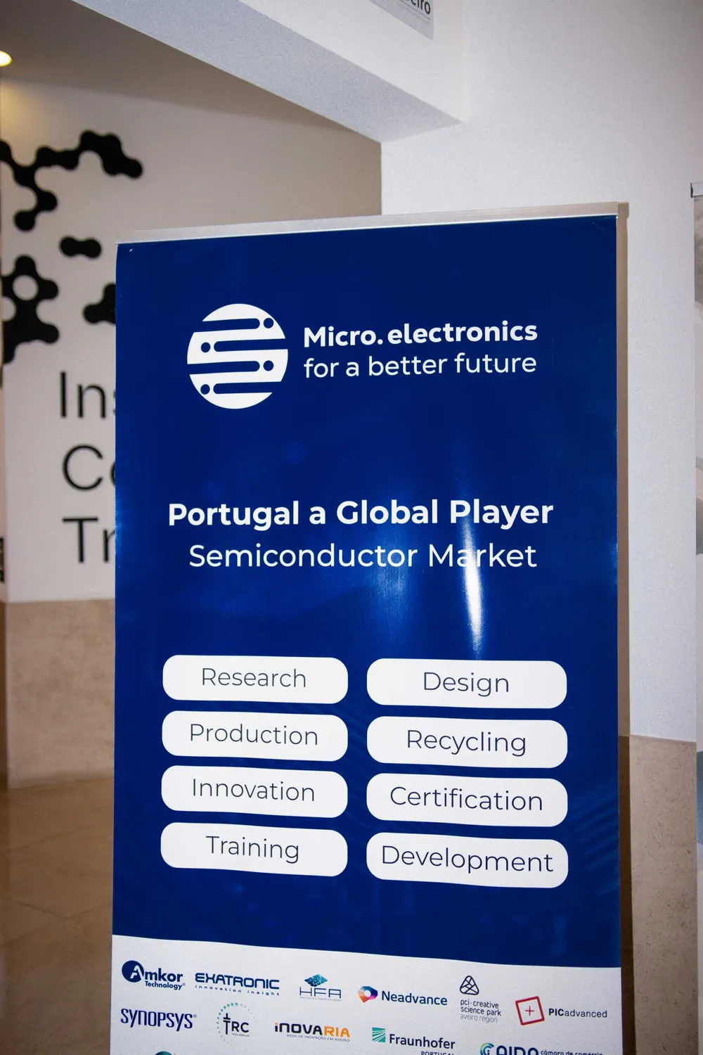 Sessão em palco com o painel Portugal, a Global Player
